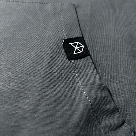 NWT RAWGEAR graphic spell out Mens tank with kangaroo pocket SZ M 95 - Picture 2 of 5